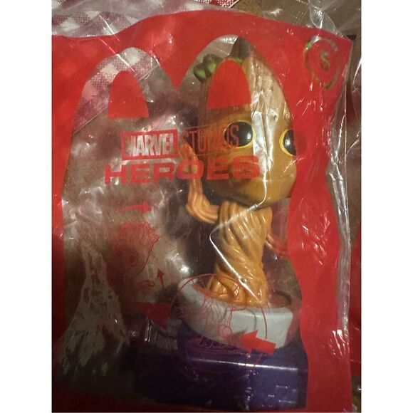 McDonalds Happy Meal 2020- #8 MARVEL Studios Heroes HULKBUSTER #2 Winter soldier - Picture 2 of 5